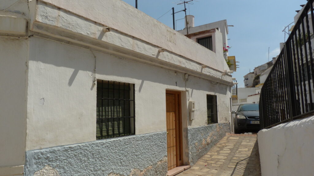 0231 – Casa a reformar en Salobreña