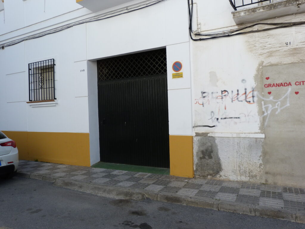 0510 – Garaje en Salobreña